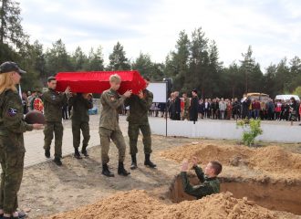 Астраханские и ростовские поисковики приняли участие в церемонии захоронения останков советских бойцов